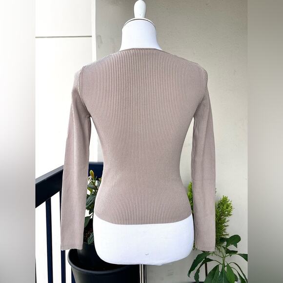 ☘️ Zara Taupe Ribbed Knit viscose Top - size Medium - Picture 3 of 10